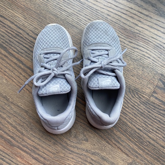 Unisex Nike’s - Picture 4 of 9